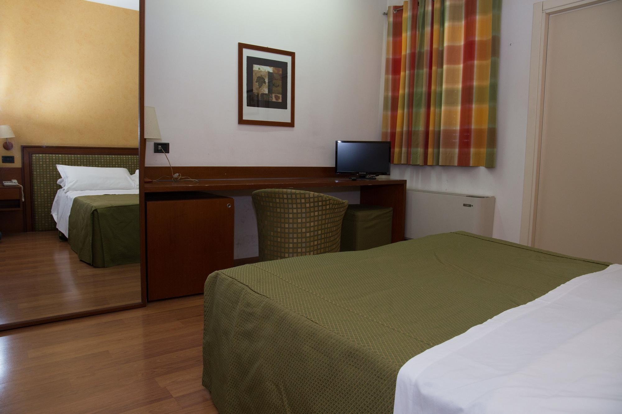 Hotel Montreal Ragusa Dış mekan fotoğraf
