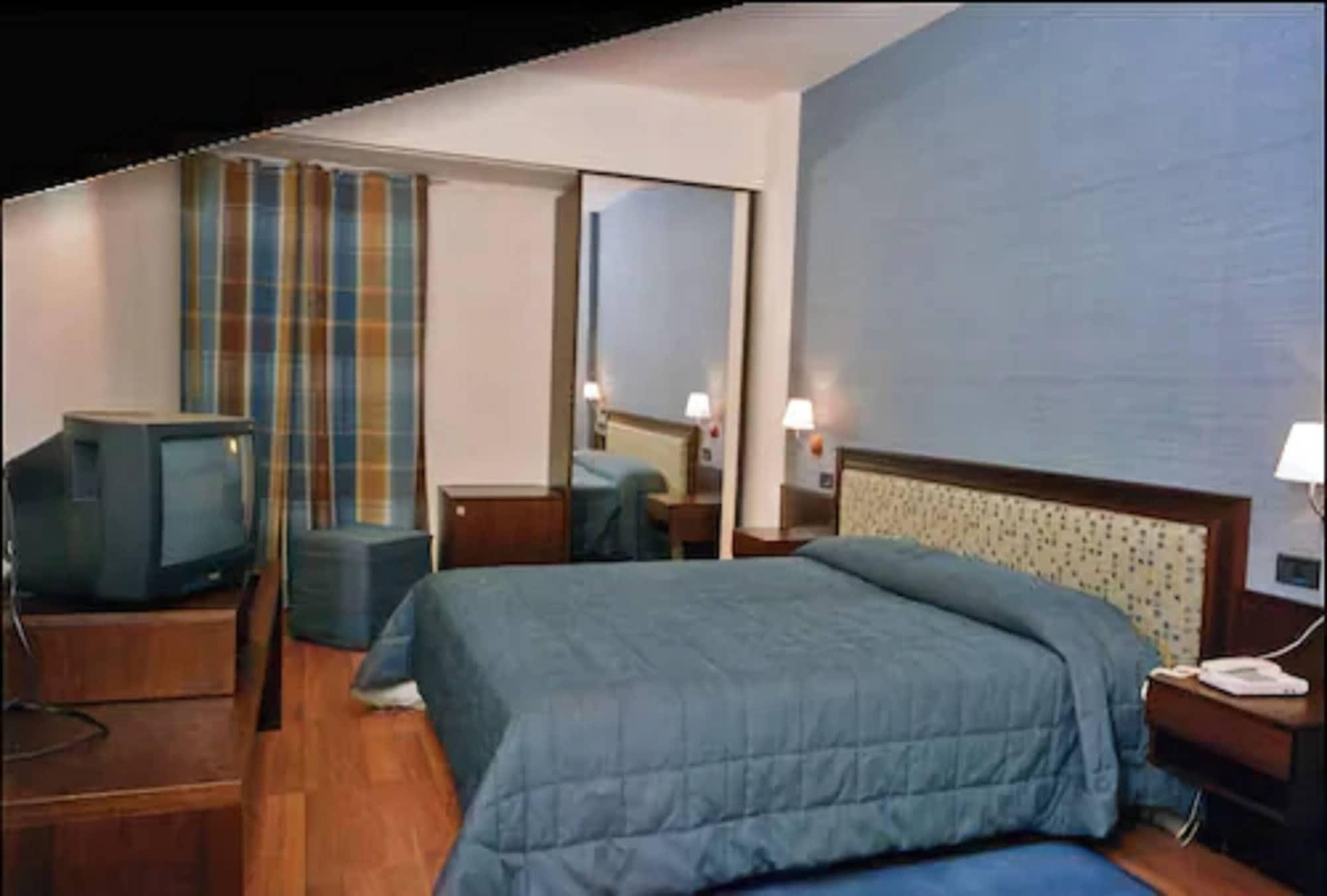 Hotel Montreal Ragusa Dış mekan fotoğraf