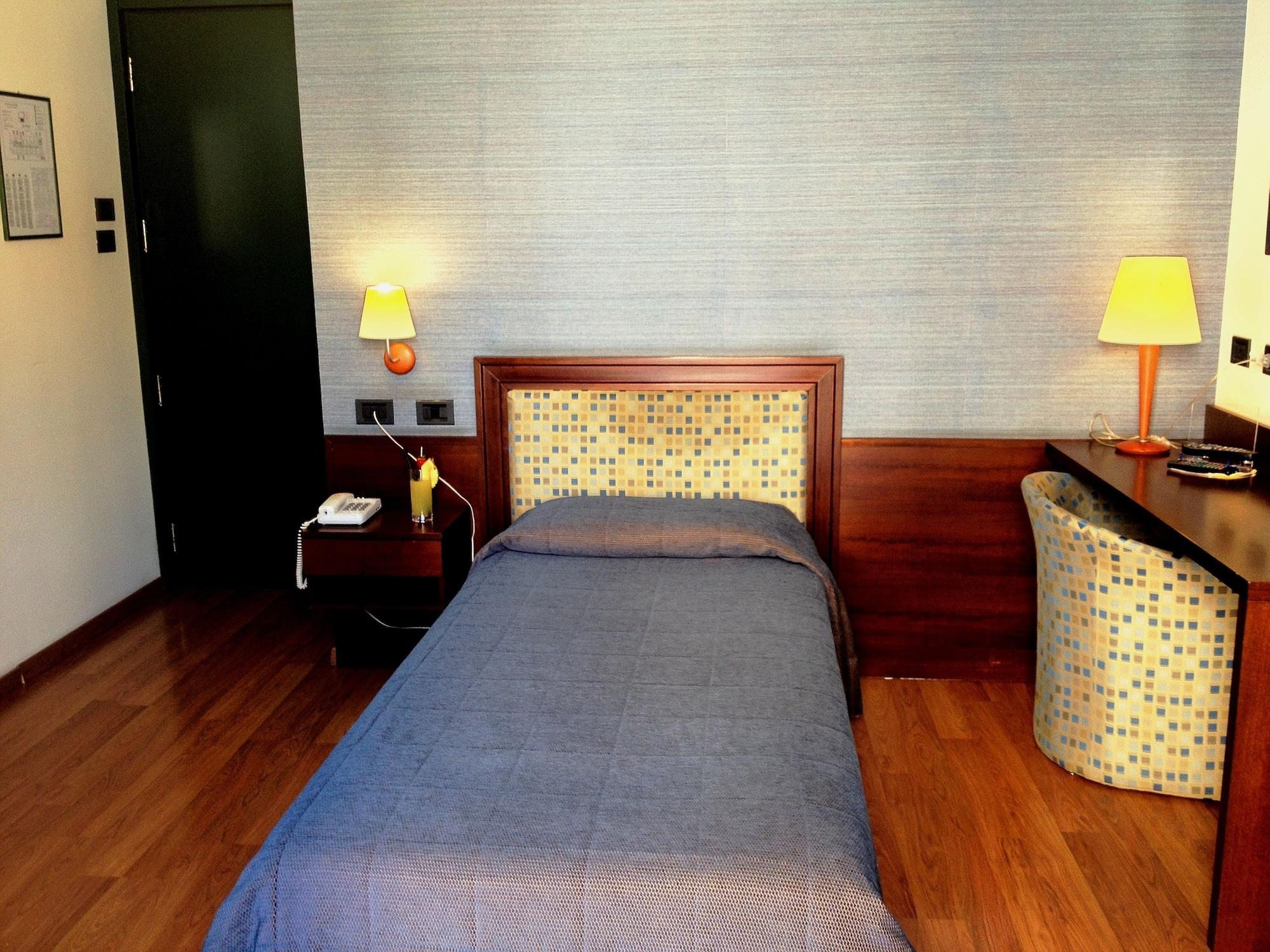 Hotel Montreal Ragusa Dış mekan fotoğraf