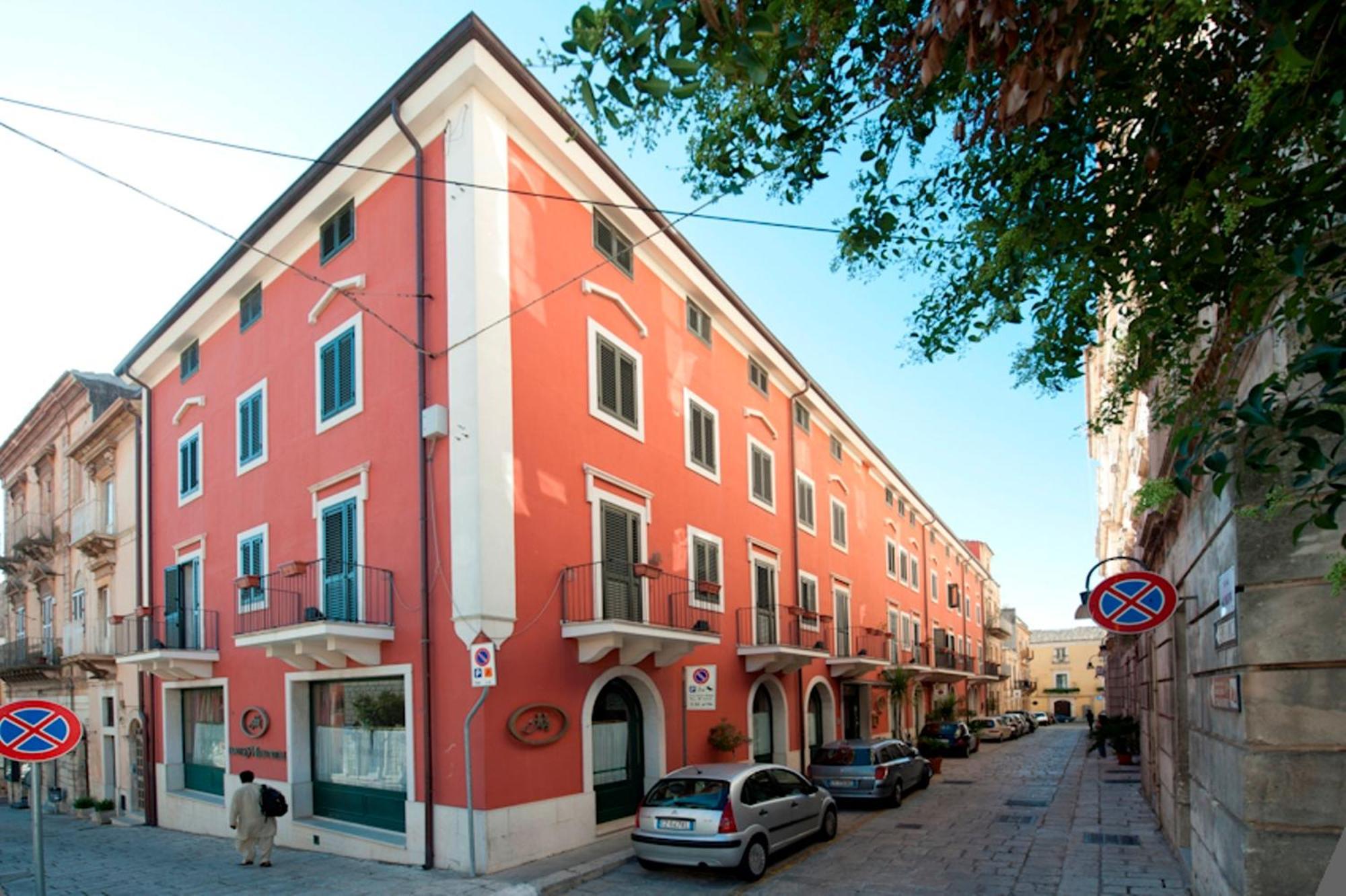 Hotel Montreal Ragusa Dış mekan fotoğraf