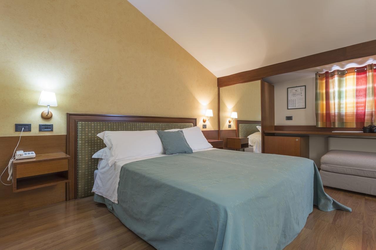 Hotel Montreal Ragusa Dış mekan fotoğraf